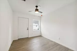 306 40th 1/2 St, Houston, TX 77018 - Photo 8