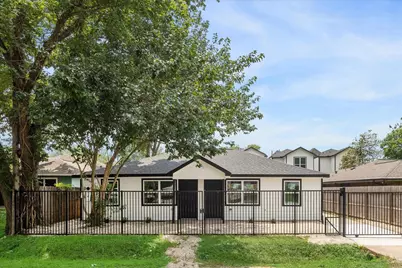 306 40th 1/2 Street #B, Houston, TX 77018 - Photo 1