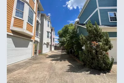 219 W 27th Street #D, Houston, TX 77008 - Photo 4