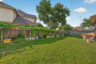 10802 Warner Hollow Ct, Sugar Land, TX 77498 - Photo 32