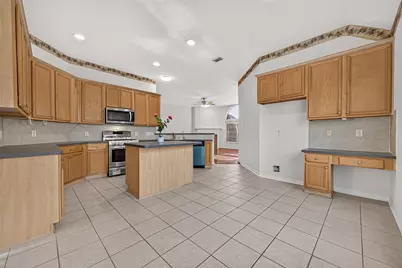10802 Warner Hollow Court, Sugar Land, TX 77498 - Photo 12
