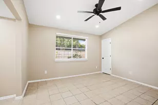 10506 Stockman Ln, Sugar Land, TX 77498 - Photo 14