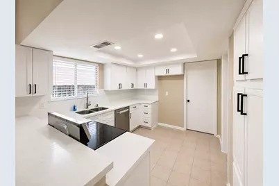 10506 Stockman Lane, Sugar Land, TX 77498 - Photo 4