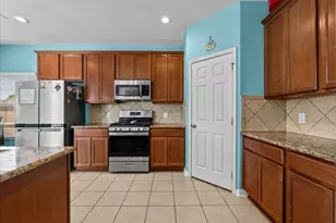814 Corner Square, Seabrook, TX 77586 - Photo 12
