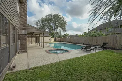 2108 Lakeway Drive, League City, TX 77573 - Photo 4