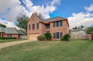 326 Dunford Ct, Highlands, TX 77562 - Photo 2