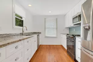 129 E 31st 1/2 St, Houston, TX 77018 - Photo 6
