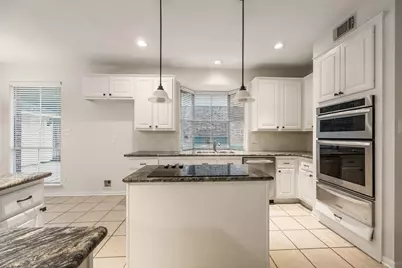 107 N N Sunny Slope Circle, The Woodlands, TX 77381 - Photo 12