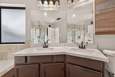 8802 Outview Court, Houston, TX 77040 - Photo 36