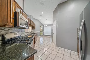 18123 Lake Bend Dr, Houston, TX 77084 - Photo 8