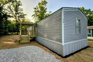 715 Windwood Dr, Livingston, TX 77351 - Photo 2