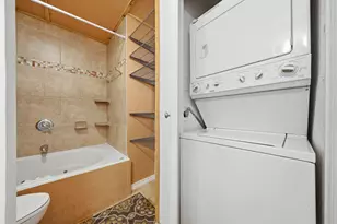 7900 N Stadium Dr, Houston, TX 77030 - Photo 12