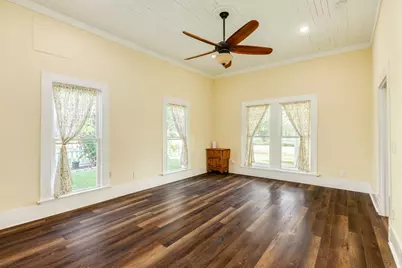 919 N Avenue A, Freeport, TX 77541 - Photo 12