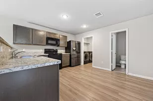 940 21st St, Hempstead, TX 77445 - Photo 6