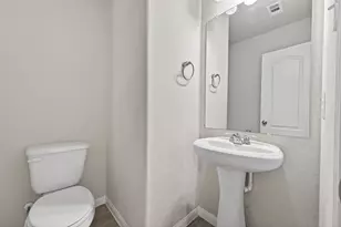 940 21st St, Hempstead, TX 77445 - Photo 12