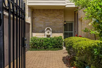 2118 Nantucket Drive #C, Houston, TX 77057 - Photo 2