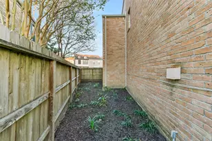 7505 Brompton St, Houston, TX 77025 - Photo 18