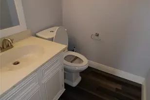 10758 Boardwalk St, Houston, TX 77042 - Photo 8