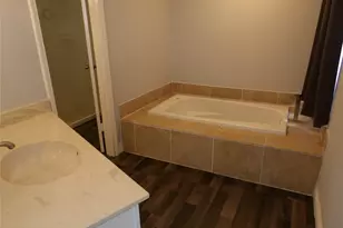 10758 Boardwalk St, Houston, TX 77042 - Photo 10