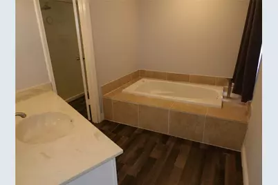 10758 Boardwalk Street, Houston, TX 77042 - Photo 10