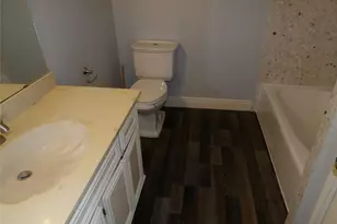10758 Boardwalk St, Houston, TX 77042 - Photo 14