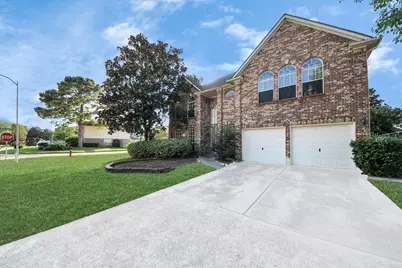 11918 Helene Court, Pinehurst, TX 77362 - Photo 2