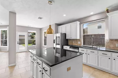 78 S Bardsbrook Circle, The Woodlands, TX 77382 - Photo 14