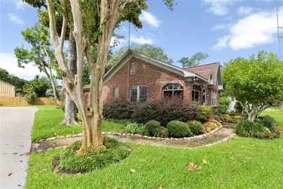 906 Higgins, Humble, TX 77338 - Photo 4