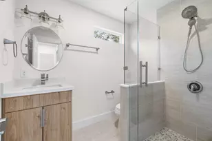 1037 Town Pl St, Houston, TX 77057 - Photo 24