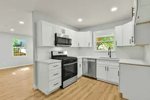 10705 Munn St, Houston, TX 77029 - Photo 8