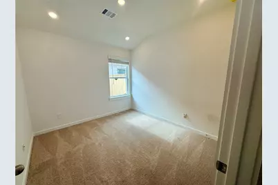 3202 Emerald Hills Dr, Angleton, TX 77515 - Photo 10