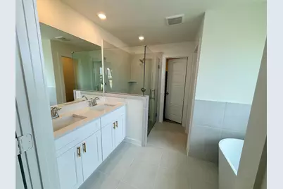 3202 Emerald Hills Dr, Angleton, TX 77515 - Photo 6