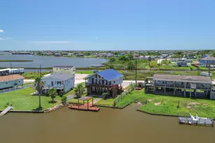 4702 Bayou Ln, Hitchcock, TX 77563 - Photo 6