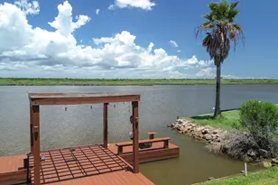 4702 Bayou Ln, Hitchcock, TX 77563 - Photo 36