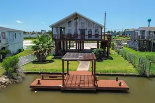 4702 Bayou Ln, Hitchcock, TX 77563 - Photo 2