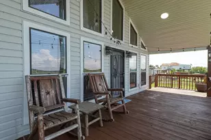 4702 Bayou Ln, Hitchcock, TX 77563 - Photo 4