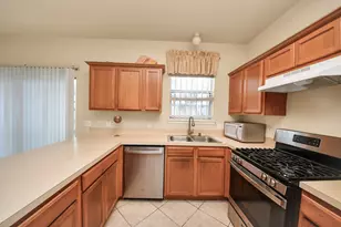 8106 Montague Manor Ln, Houston, TX 77072 - Photo 16