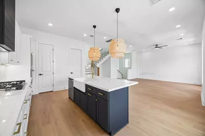1325 W 22nd Street, Houston, TX 77008 - Photo 4