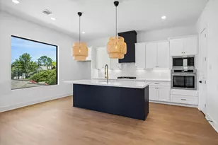 1325 W 22nd St, Houston, TX 77008 - Photo 1