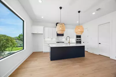 1325 W 22nd Street, Houston, TX 77008 - Photo 2