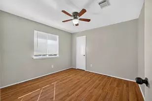 7275 Caracara Dr, Houston, TX 77040 - Photo 18