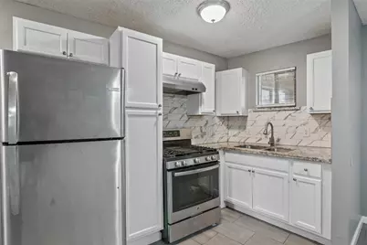 4811 Oakland Street #9, Houston, TX 77023 - Photo 4