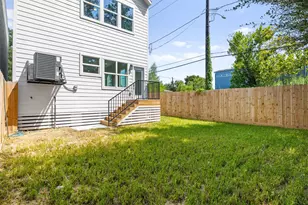 2303 Staples St, Houston, TX 77026 - Photo 30