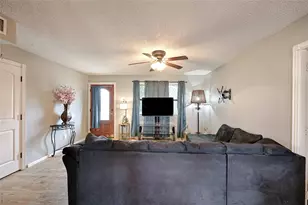 311 Klesel St, Schulenburg, TX 78956 - Photo 8