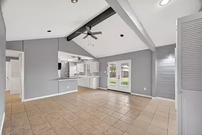 11927 Flushing Meadows Drive, Houston, TX 77089 - Photo 6