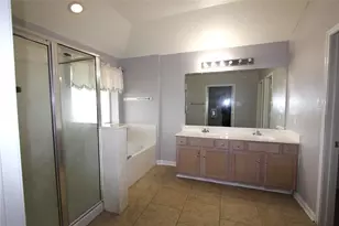 10926 Great Hawk Ln, Houston, TX 77075 - Photo 6