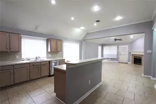 10926 Great Hawk Ln, Houston, TX 77075 - Photo 6