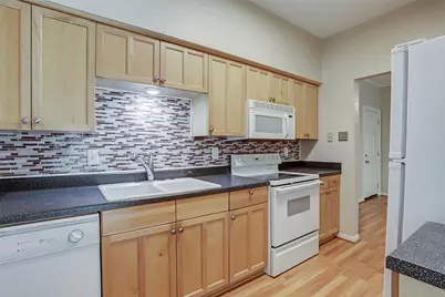 1201 Bering Drive #27, Houston, TX 77057 - Photo 10