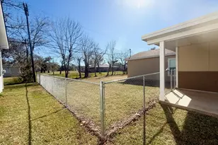 140 Huisache St, Lake Jackson, TX 77566 - Photo 22