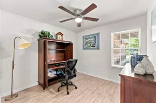 201 Flaxen Chestnut, The Woodlands, TX 77382 - Photo 6